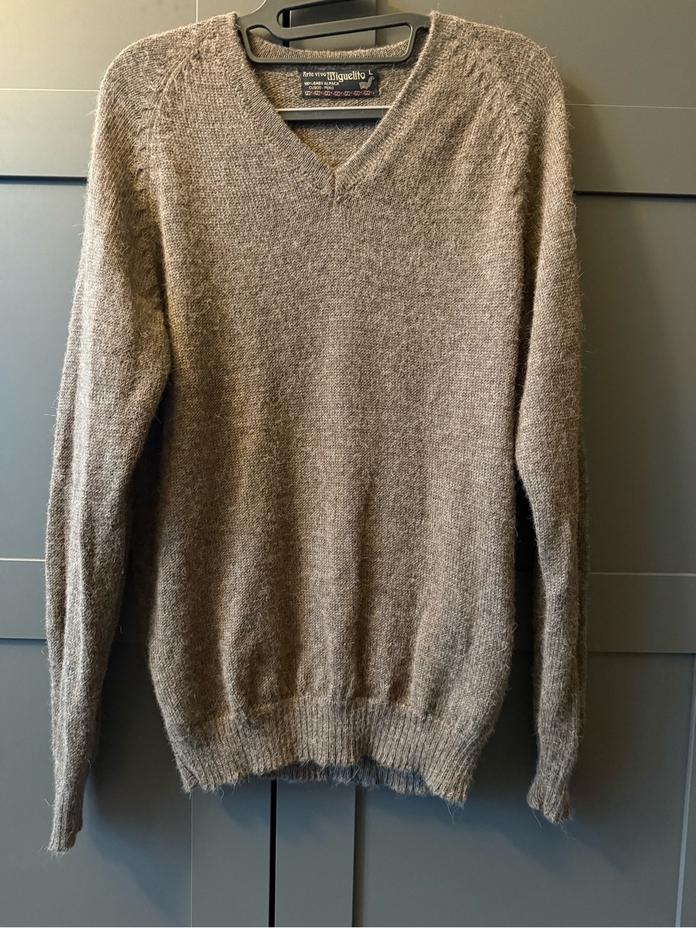 Arte Vivo Miguelito vintage women’s Large Brown V-Neck baby alpaca Sweater